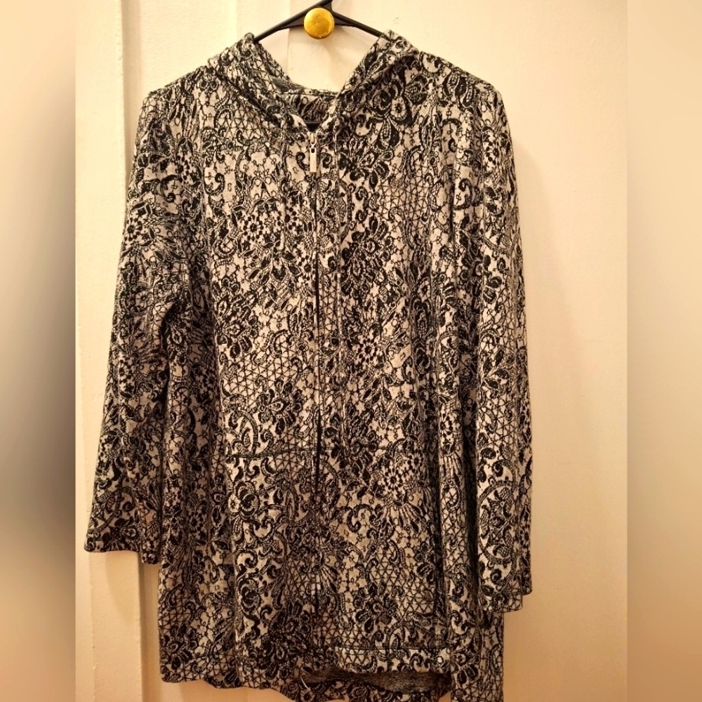 Lace Patterned lightweight hoodie